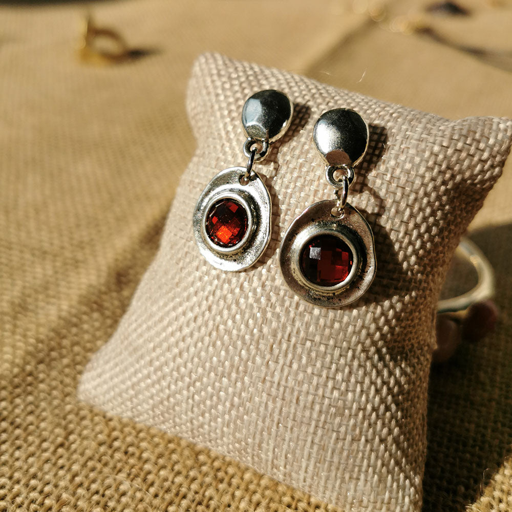 Earring in Resin and Zinc Alloy Coated with Plating Antique Silver